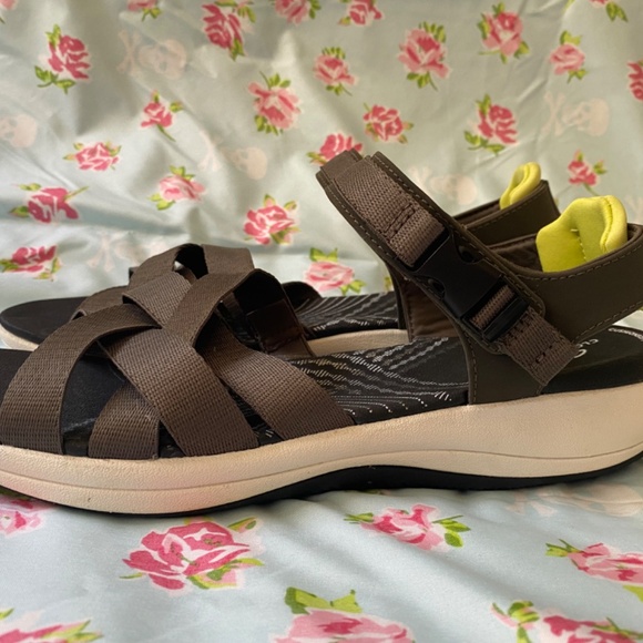 Clarks Cloudsteppers Olive Green Gray Sandal - Picture 4 of 10